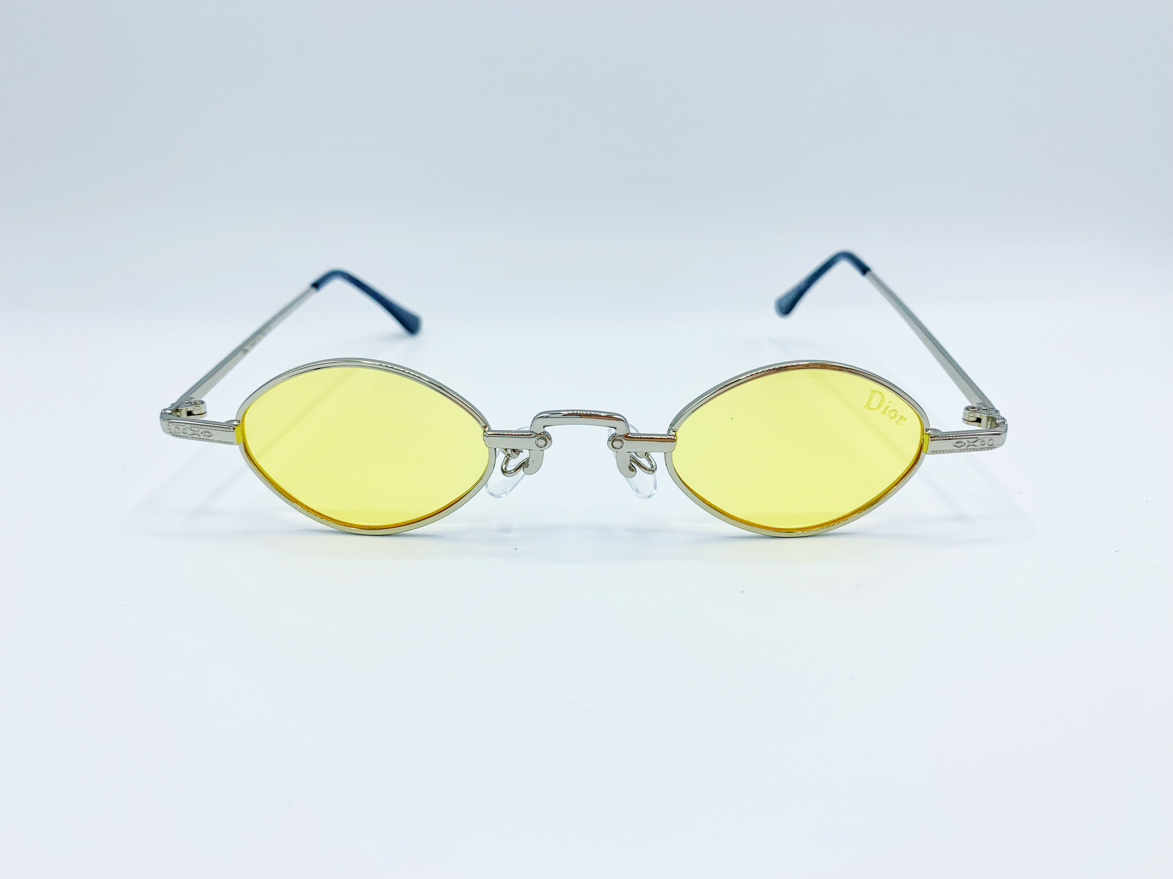 عینک طرح کلاسیک شیشه رنگ زرد